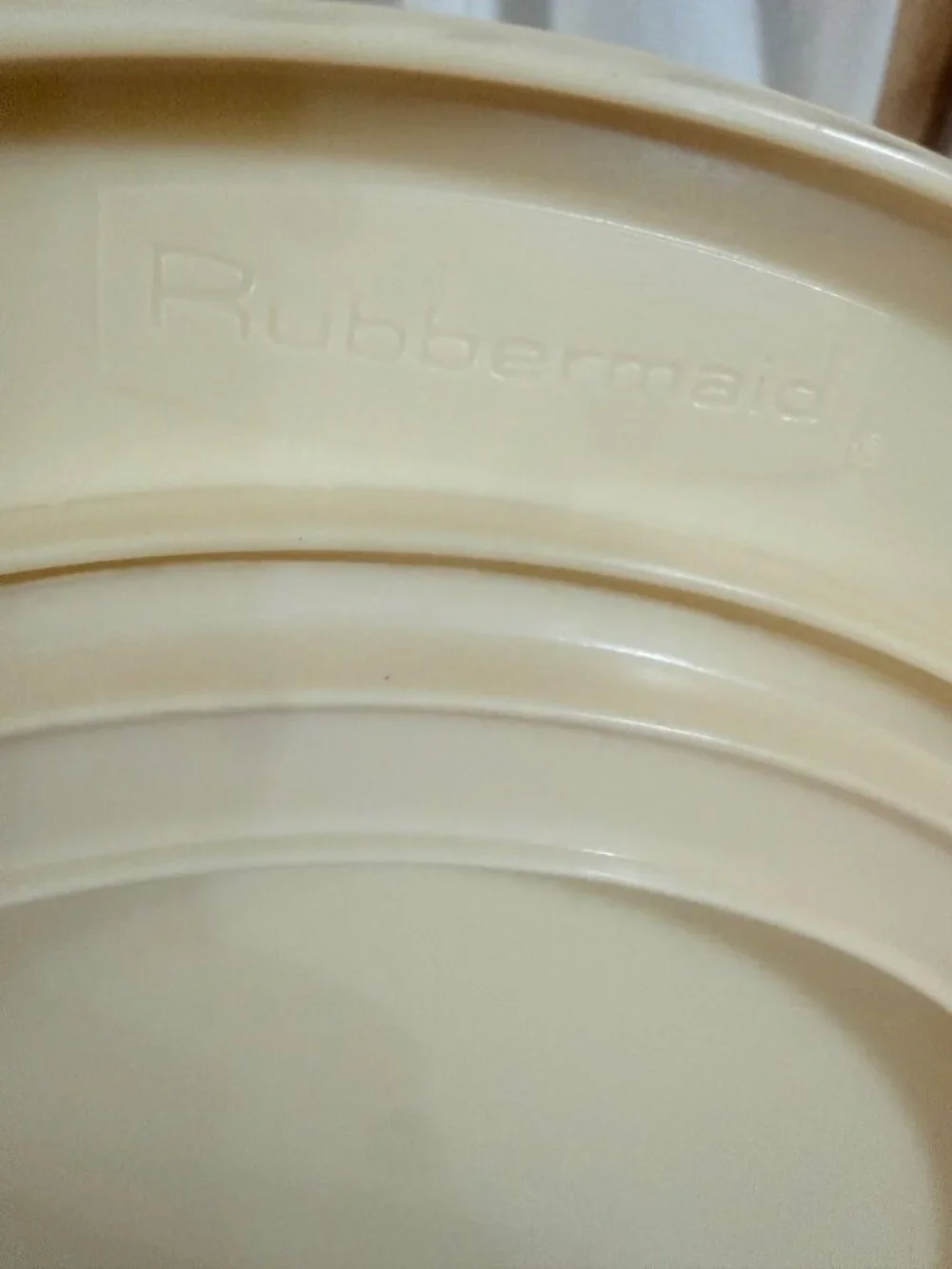 Rubbermaid authentic vintage